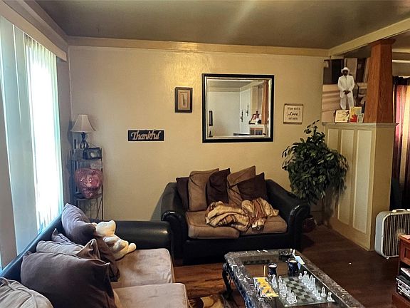 3rd image of 371 Puritan St