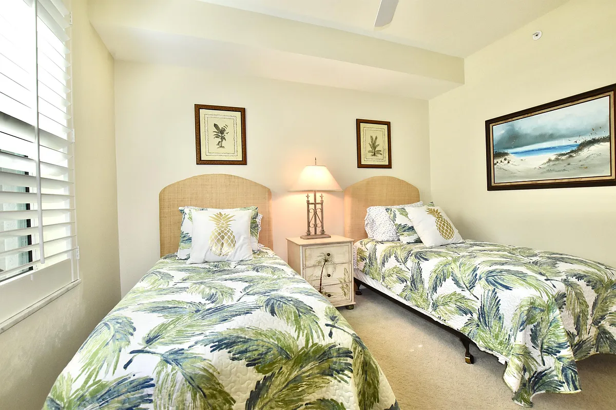 Building Photo - 430 Cove Tower Dr #1-302-1