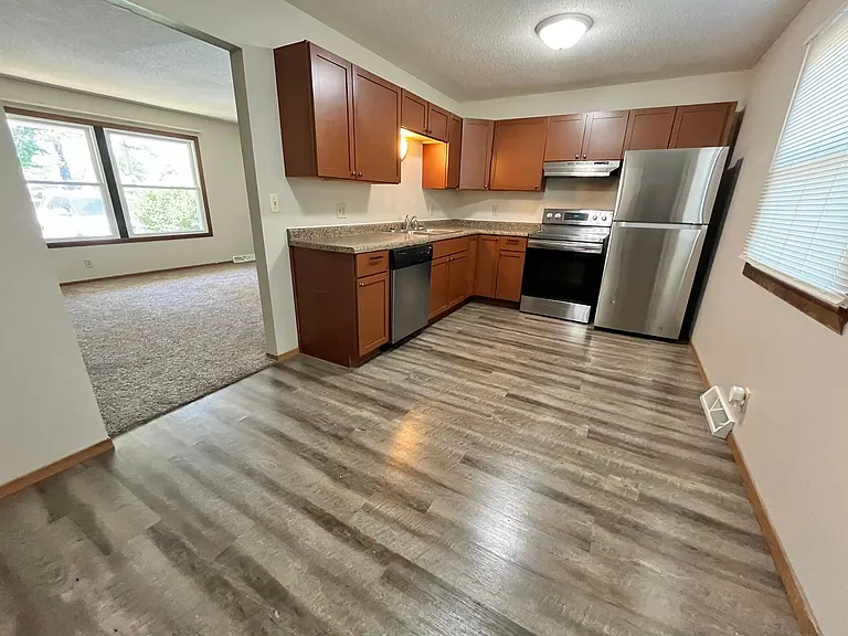 3804 S Hawthorne Ave — Photo 8