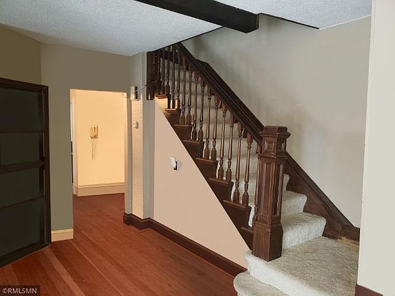 5th image of 421 Elm St W