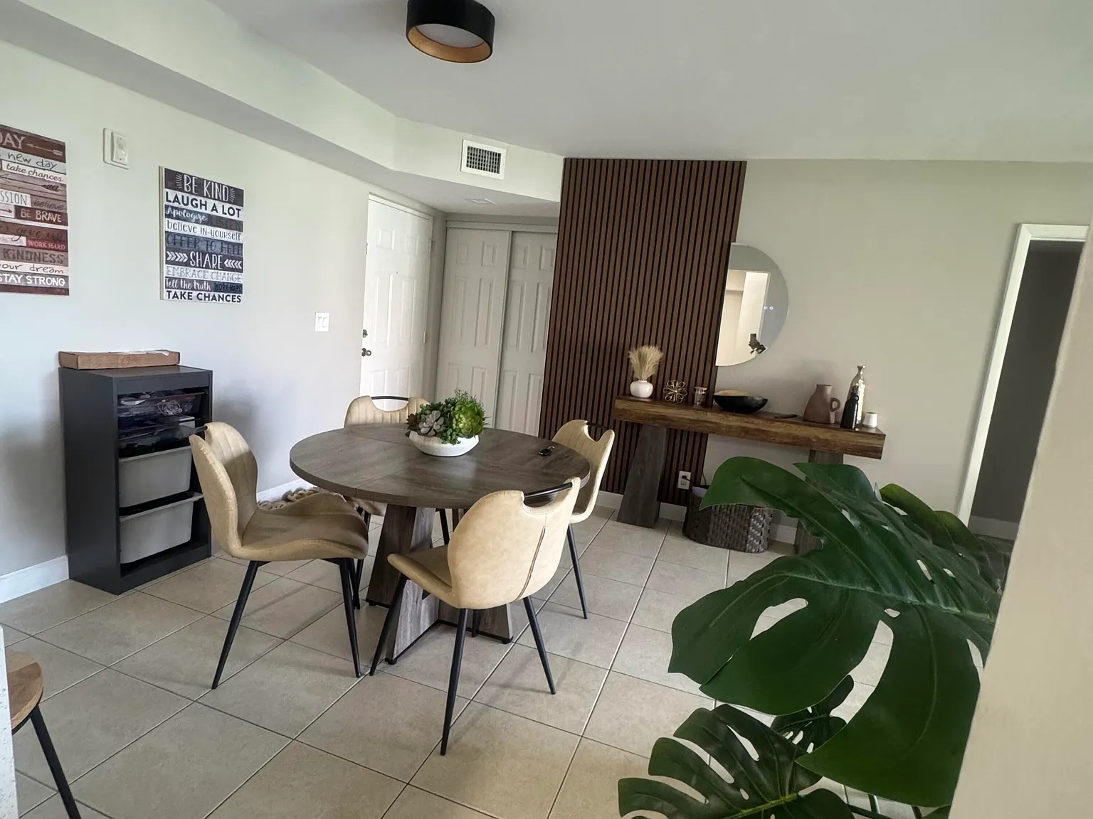 5741 Riverside Dr — Photo 4