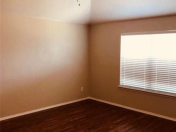4th image of 11529 Petunia Dr