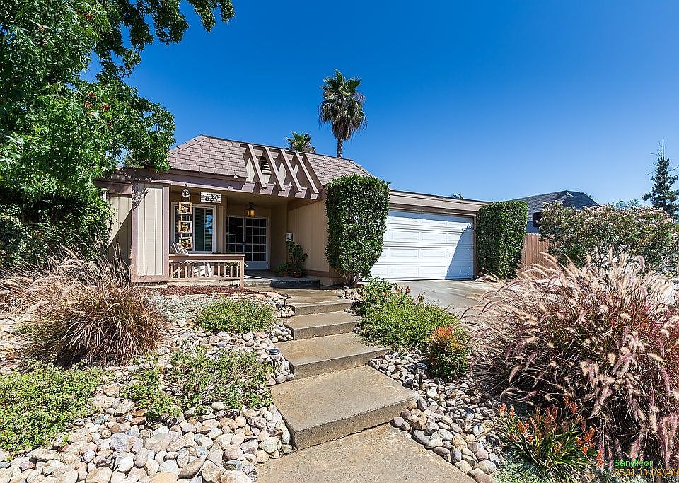 1st image of 1639 Palomar Dr