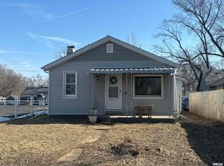 1110 N 16th St, Pekin, IL 61554