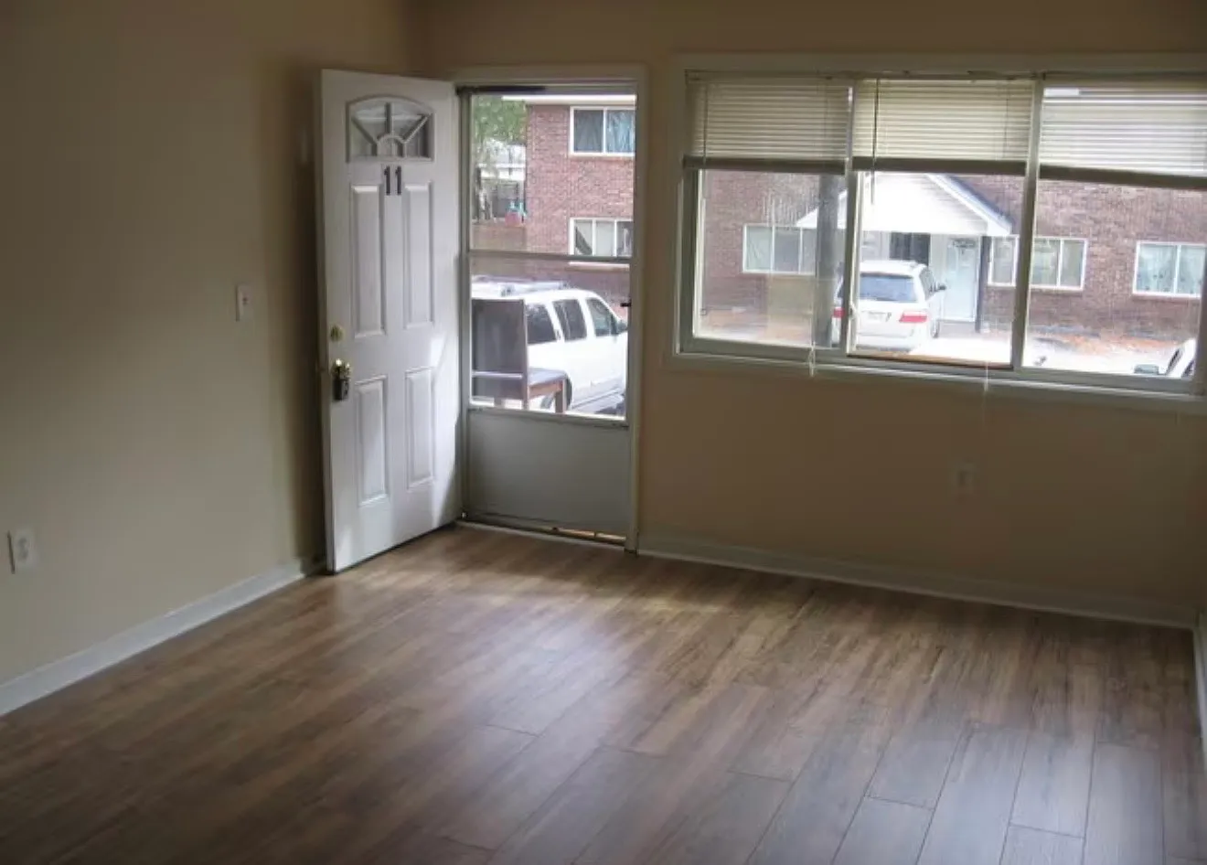1 bed, 750 sqft, $995 — Photo 4