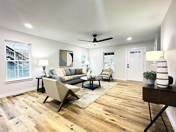 4th image of 904 N 2nd St