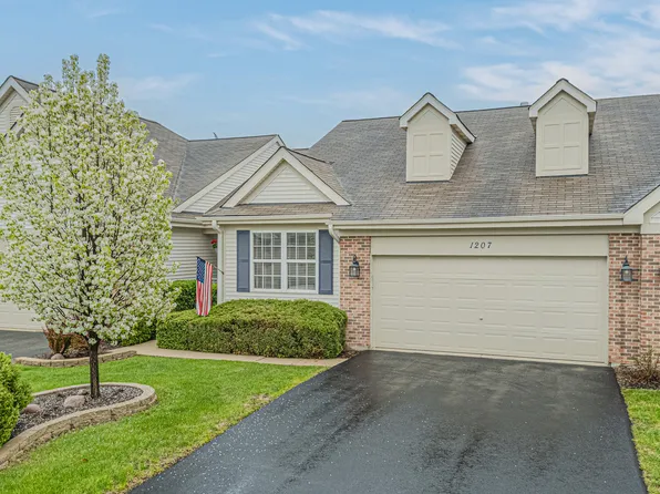 1207 E Oakwood Dr #1207, Fox Lake, IL 60020