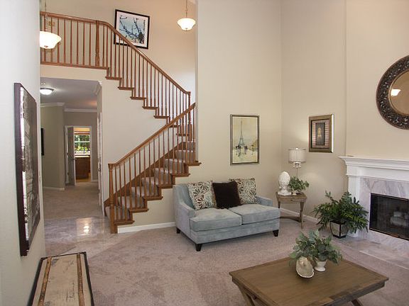 3rd image of 2038 Hull Ave