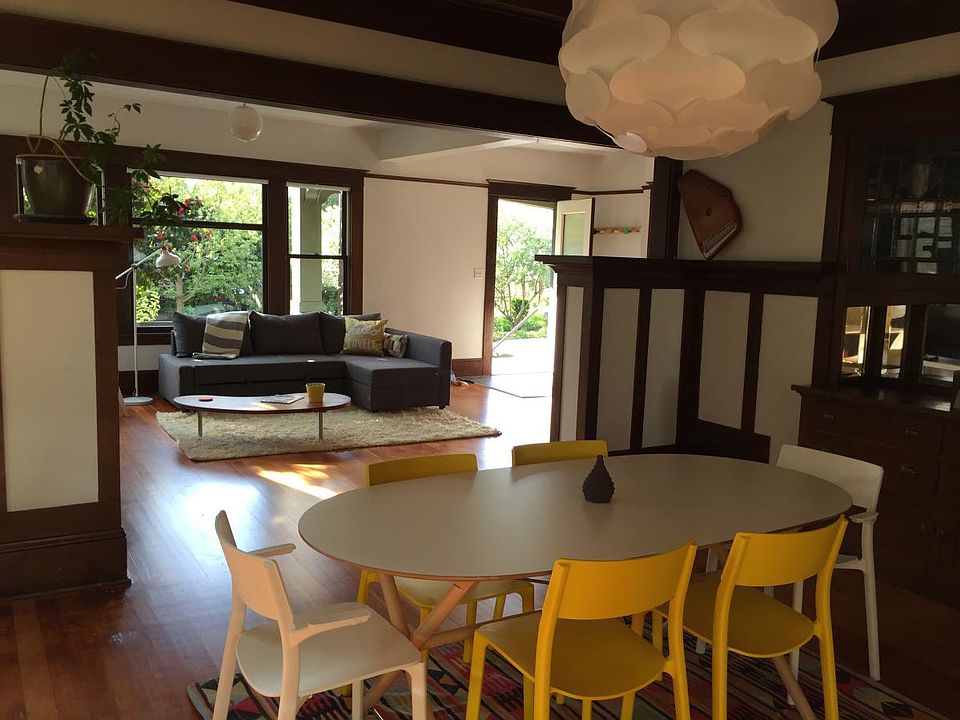 Furnished Dining option