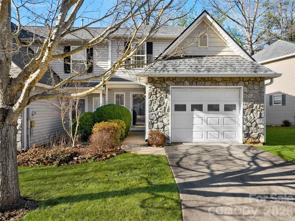 15 Willowick Dr, Asheville, NC 28803