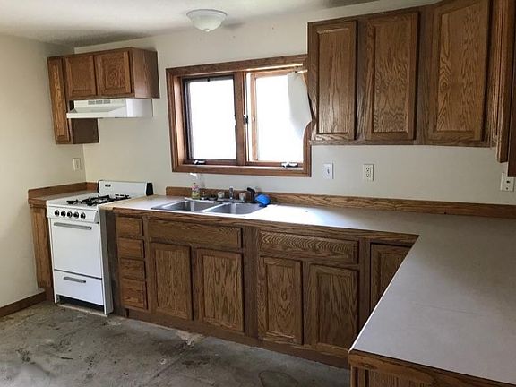 3rd image of 406 Jackson St