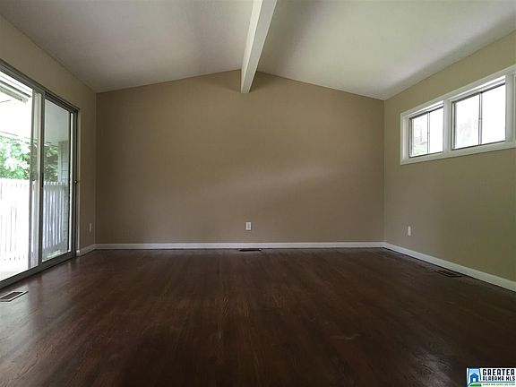 3rd image of 2100 Larkspur Ln