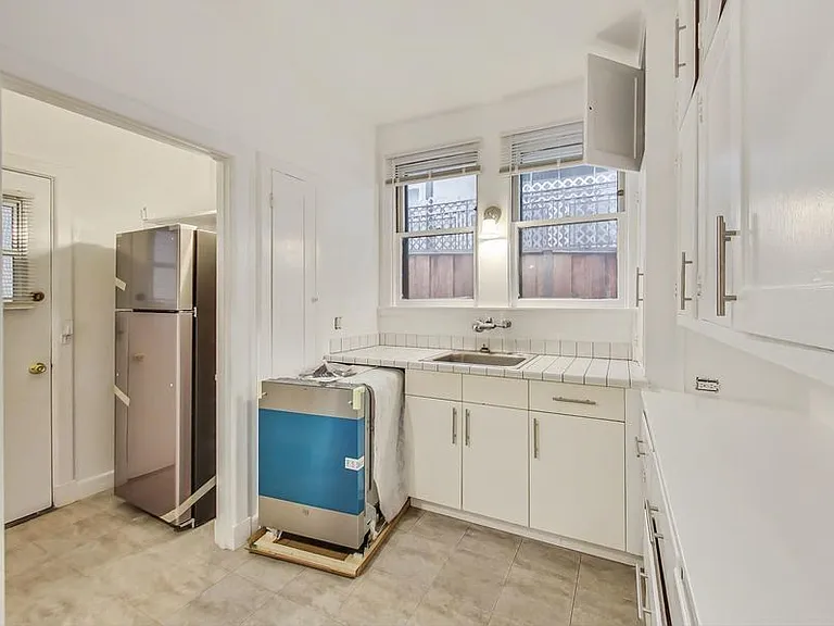 295 Macarthur Blvd #C — Photo 16