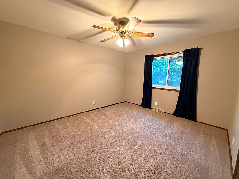 904 Kountze Memorial Dr — Photo 25