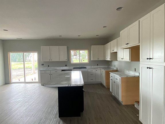 4th image of 872 30th St
