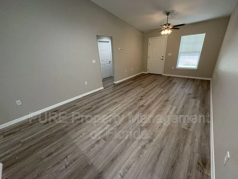 3 bed, 2.0 bath, 1124 sqft, $1,455 — Photo 4