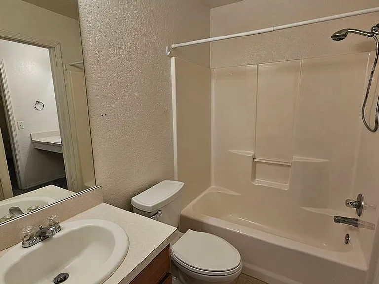 2400 Desert Willow Ter — Photo 10