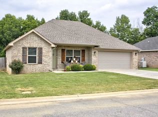 2718 Ridgewood Rd, Searcy, AR 72143