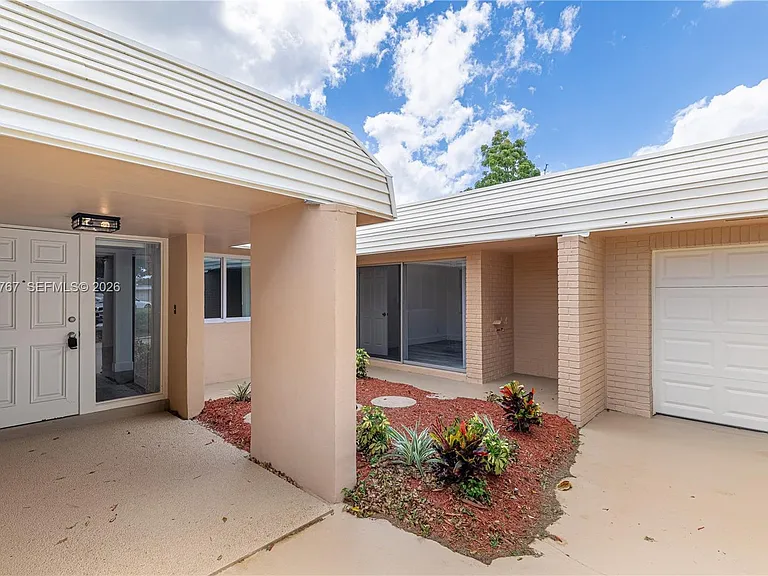 5201 Yellow Pine Ln — Photo 2