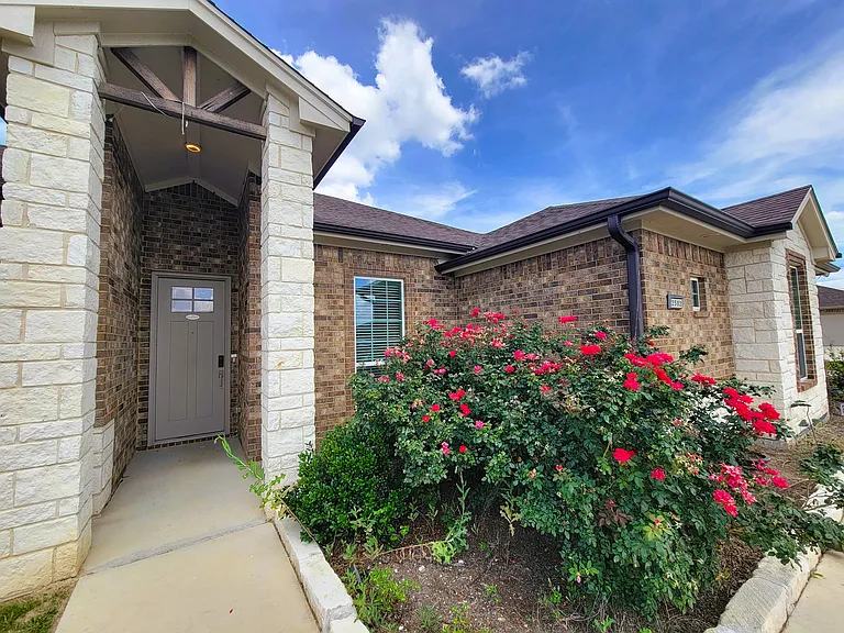 2502 Meadow Lark Dr — Photo 4