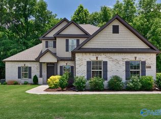 108 Ivy Meadow Cir, Hazel Green, AL 35750