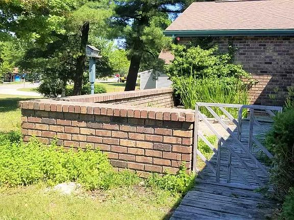 3rd image of 784 Meadow Dr