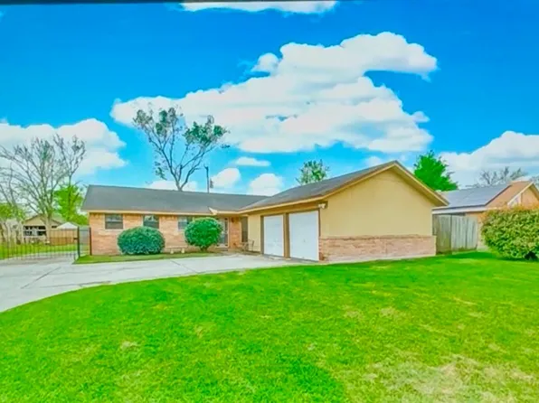 5707 Trafalgar Dr, Houston, TX 77085