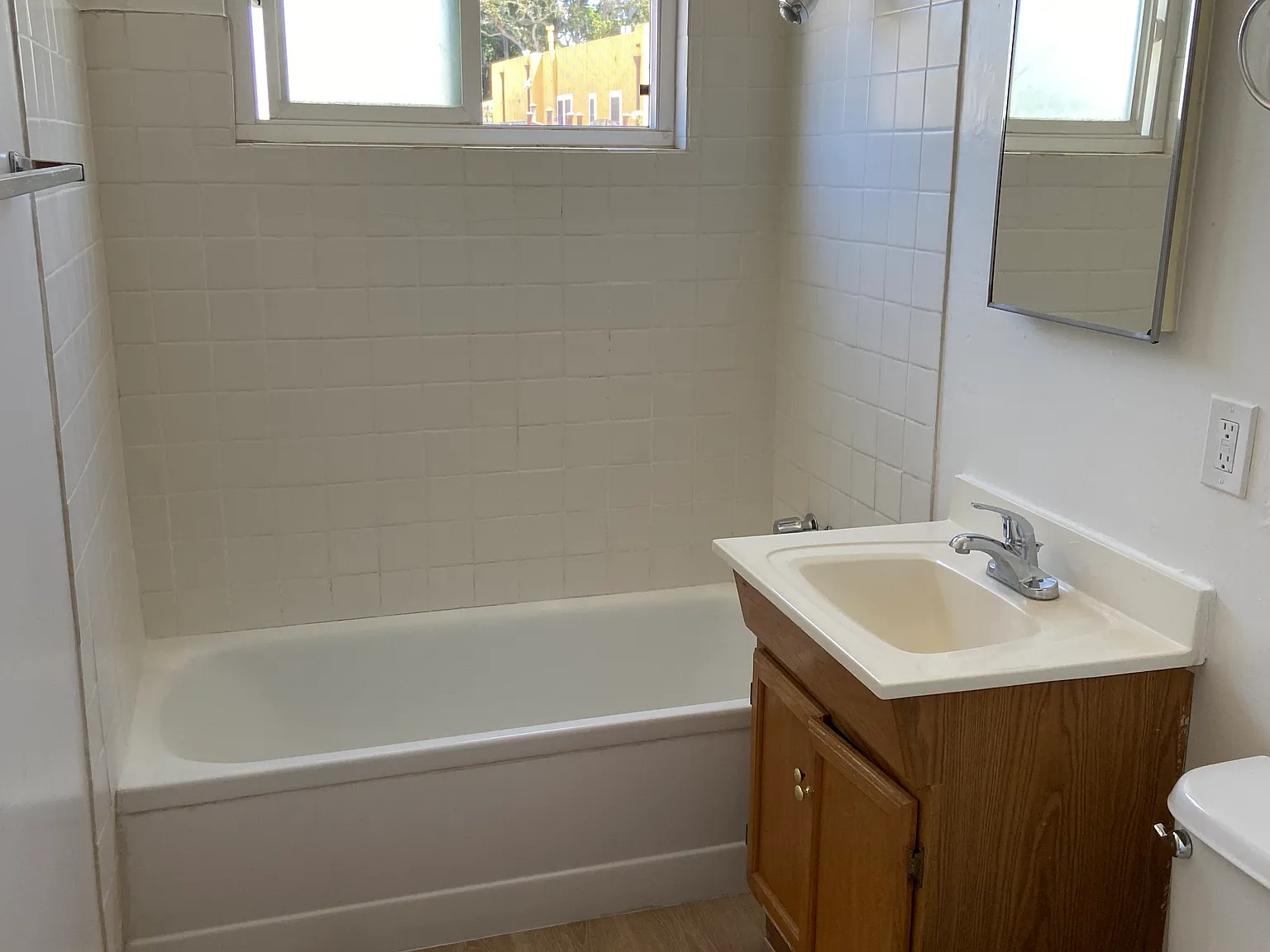1 bed, $2,295 — Photo 4
