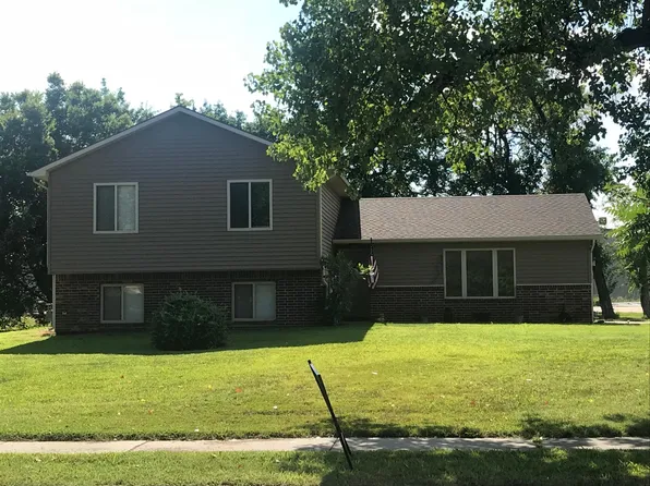 1101 Custer Ln, Augusta, KS 67010