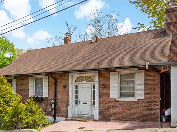 1 Manchester Dr, Mount Kisco, NY 10549