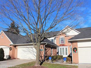 39426 Oakmont Ct #232, Northville, MI 48168