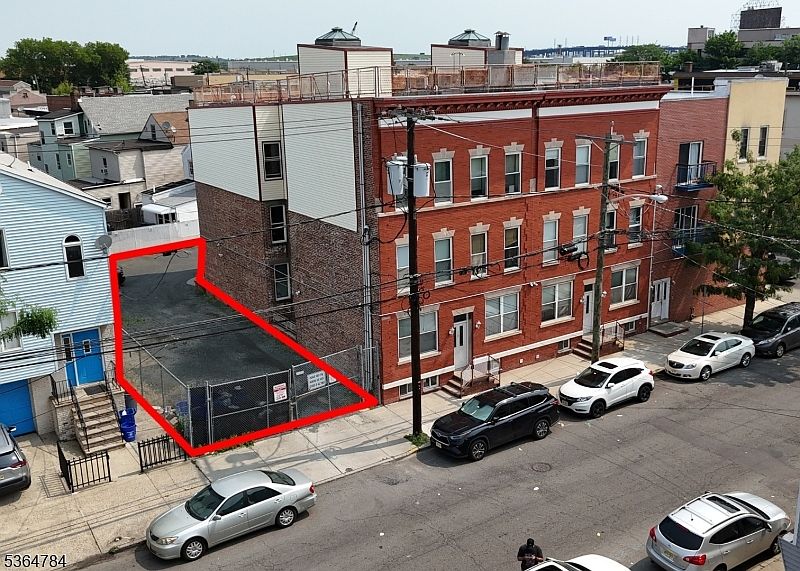 1st image of 136 Fleming Ave