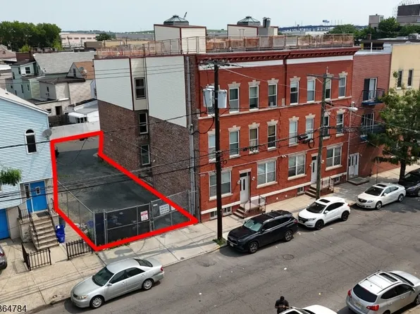136 Fleming Ave, Newark City, NJ 07105