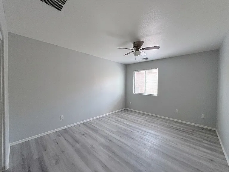 6830 S 70th Dr — Photo 11