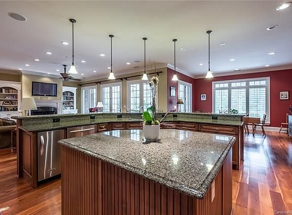 5th image of 207 Leona Ln