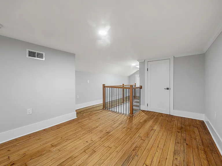8 Amherst Ave #A — Photo 23