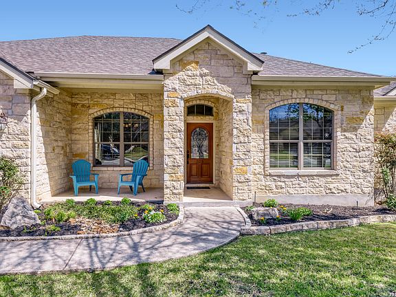 3rd image of 225 Lone Tree