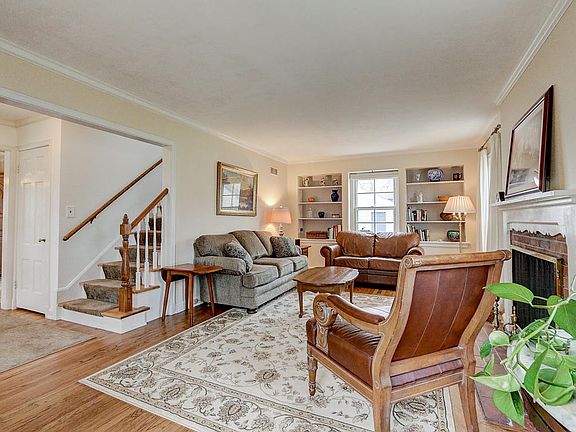 4th image of 4360 N Marlborough Dr