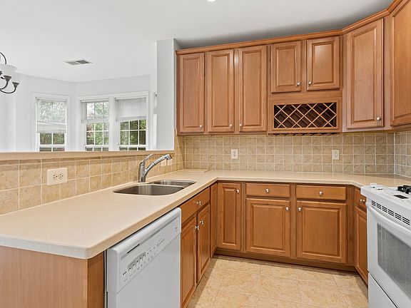 4th image of 1002 Elmcroft Blvd APT 203