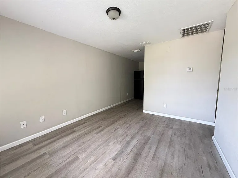 116 Court St SW — Photo 3