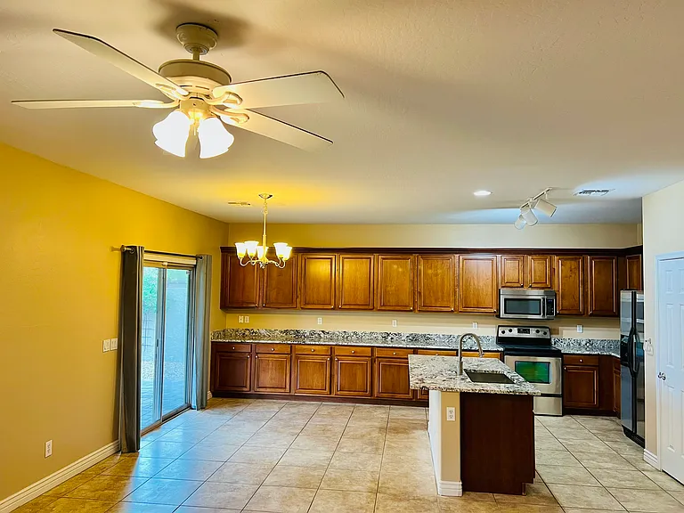 1326 E Macaw Dr — Photo 7