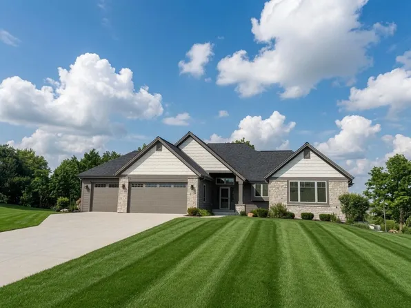 S54 W25358 Pebble Brook COURT, Waukesha, WI 53189