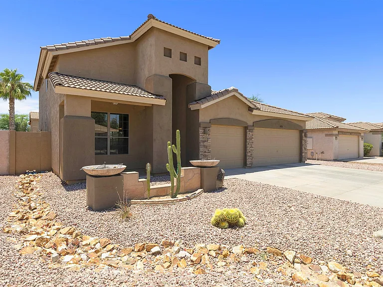 1425 E Morelos St — Photo 34
