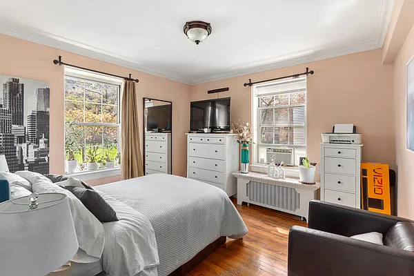 Sold by Douglas Elliman | media 17