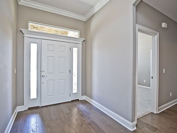 2nd image of 1900 W Broadway Pl
