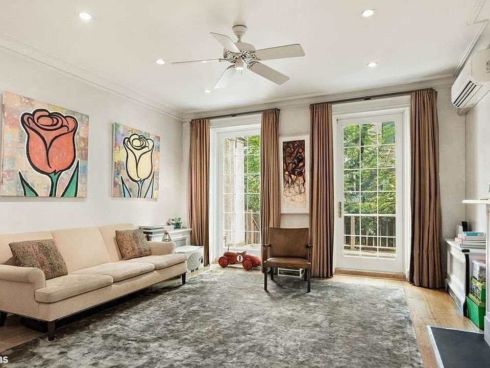1st image of 451 W 21st St
