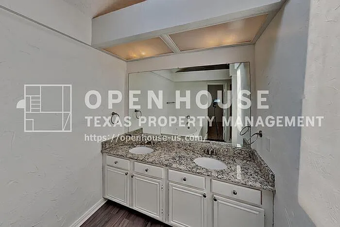 10761 Castle Dr — Photo 11