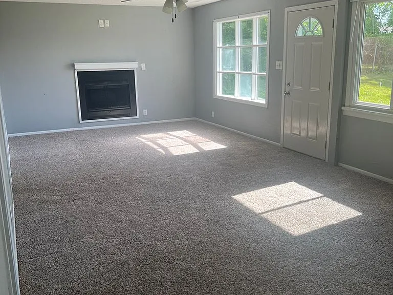 1 Oakland Ln NE — Photo 1
