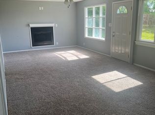 1 Oakland Ln NE, Cedar Rapids, IA 52402