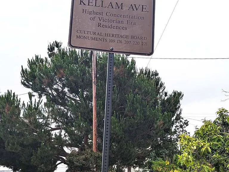 1421 Kellam Ave — Photo 2